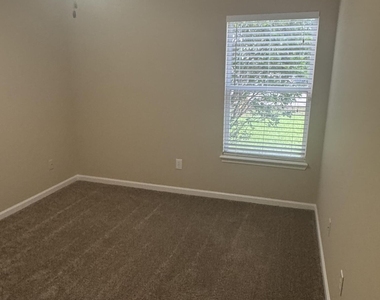 2439 Woodstork Court - Photo Thumbnail 10