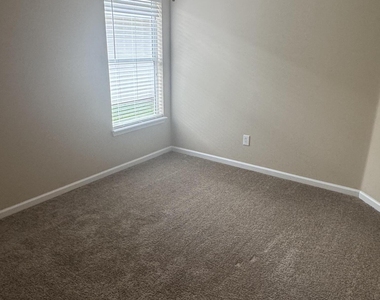 2439 Woodstork Court - Photo Thumbnail 9