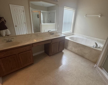 2439 Woodstork Court - Photo Thumbnail 12