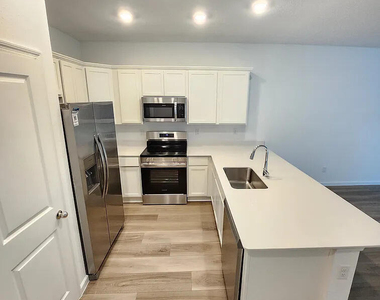 669 Holly Lakes Drive - Photo Thumbnail 2