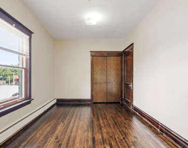 319 Chicago Avenue - Photo Thumbnail 4