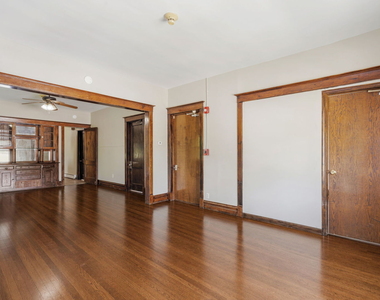 319 Chicago Avenue - Photo Thumbnail 2