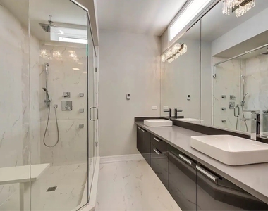 1008 N Larrabee Street - Photo Thumbnail 4