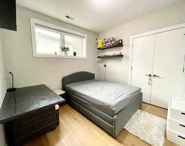 1008 N Larrabee Street - Photo Thumbnail 6