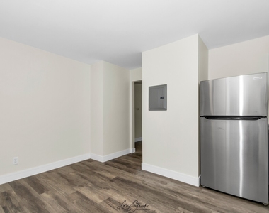 902 3rd Street - Photo Thumbnail 3