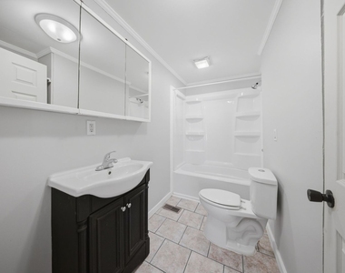 809 W Park Avenue - Photo Thumbnail 13