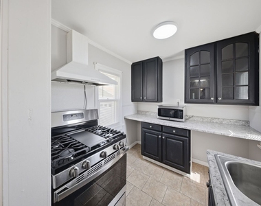 809 W Park Avenue - Photo Thumbnail 8