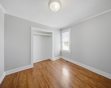 809 W Park Avenue - Photo Thumbnail 9