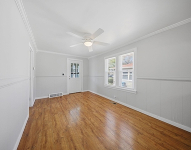 809 W Park Avenue - Photo Thumbnail 4
