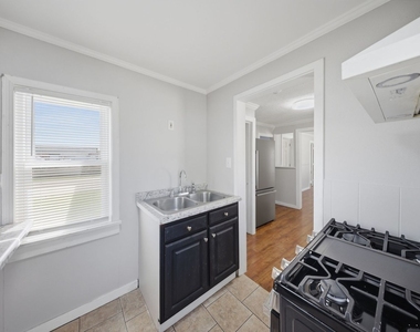 809 W Park Avenue - Photo Thumbnail 7