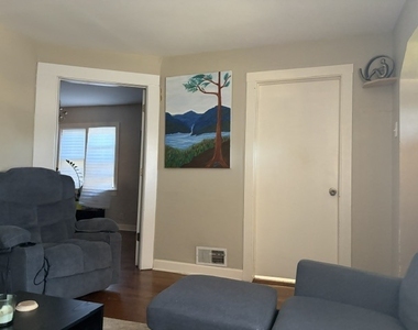 7535 W Foster Avenue - Photo Thumbnail 2