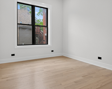 1416 N Maplewood Avenue - Photo Thumbnail 10