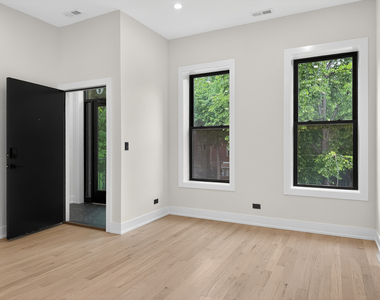 1416 N Maplewood Avenue - Photo Thumbnail 8