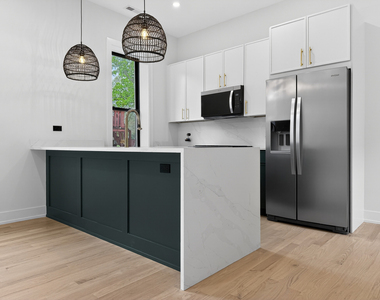 1416 N Maplewood Avenue - Photo Thumbnail 2