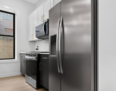 1416 N Maplewood Avenue - Photo Thumbnail 3