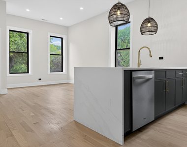 1416 N Maplewood Avenue - Photo Thumbnail 6