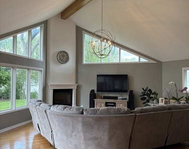 609 W Gartner Road - Photo Thumbnail 4