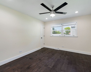 566 N Howard Avenue - Photo Thumbnail 10
