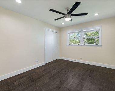 566 N Howard Avenue - Photo Thumbnail 12