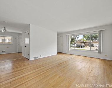 569 S Park Road - Photo Thumbnail 2