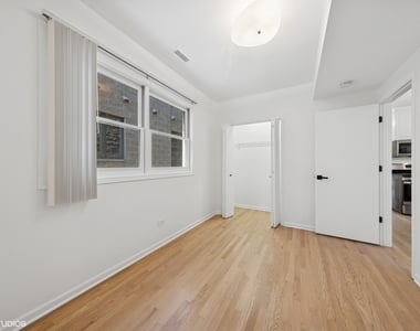 1064 N Marshfield Avenue - Photo Thumbnail 5