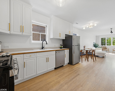 1064 N Marshfield Avenue - Photo Thumbnail 2