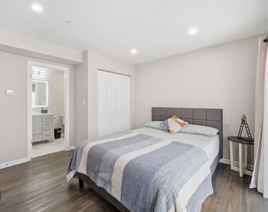 7214 Farmstead Lane - Photo Thumbnail 19