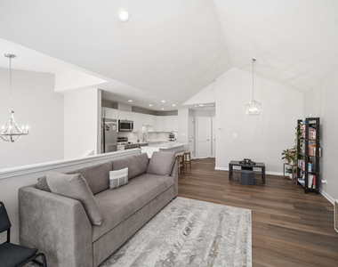 7214 Farmstead Lane - Photo Thumbnail 7