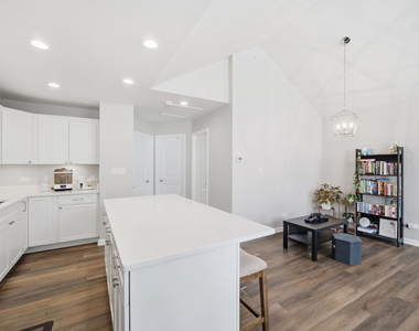 7214 Farmstead Lane - Photo Thumbnail 11
