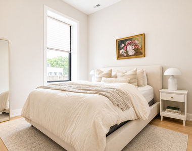 1309 N Rockwell Street - Photo Thumbnail 14