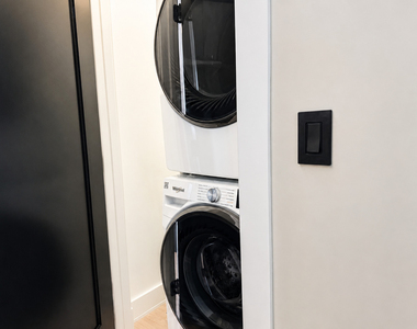 1309 N Rockwell Street - Photo Thumbnail 9