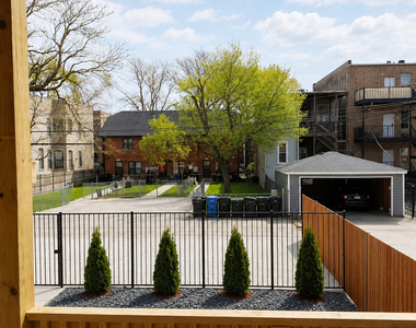 1309 N Rockwell Street - Photo Thumbnail 17
