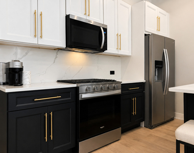 1309 N Rockwell Street - Photo Thumbnail 3