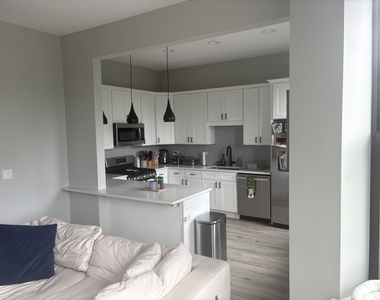 1456 W Addison Street - Photo Thumbnail 5