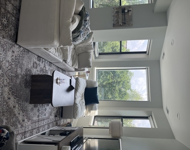 1456 W Addison Street - Photo Thumbnail 4