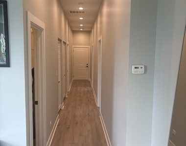 1456 W Addison Street - Photo Thumbnail 7