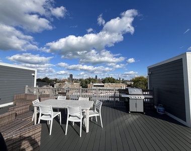1456 W Addison Street - Photo Thumbnail 18