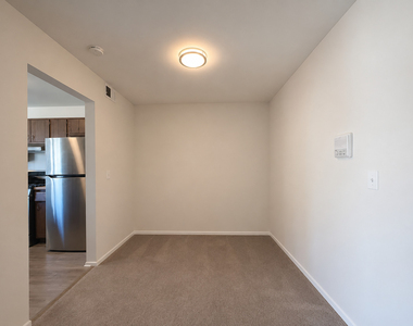 355 Lambert Drive - Photo Thumbnail 4