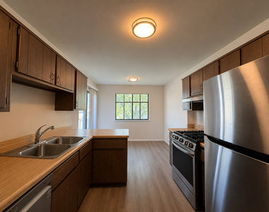 355 Lambert Drive - Photo Thumbnail 5
