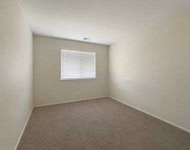 355 Lambert Drive - Photo Thumbnail 10