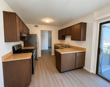 355 Lambert Drive - Photo Thumbnail 6