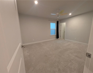 406 Riverclub Road - Photo Thumbnail 32