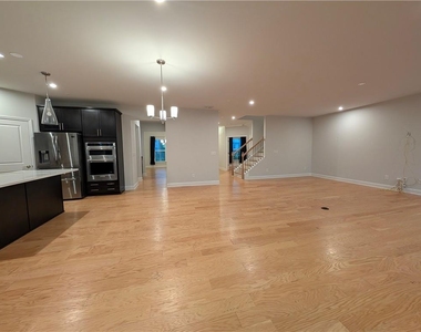 406 Riverclub Road - Photo Thumbnail 11