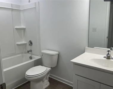6050 Sanford Place N - Photo Thumbnail 12