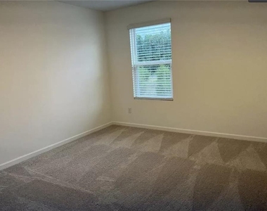 6050 Sanford Place N - Photo Thumbnail 15