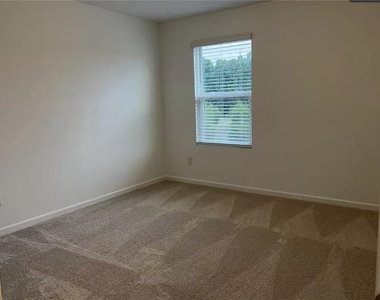 6050 Sanford Place N - Photo Thumbnail 14