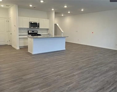 6050 Sanford Place N - Photo Thumbnail 2