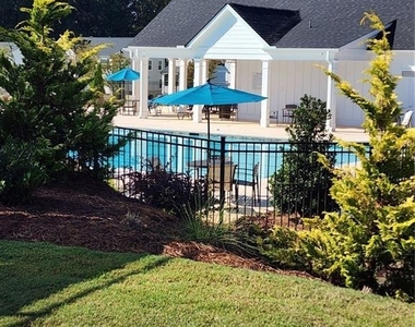 6050 Sanford Place N - Photo Thumbnail 17