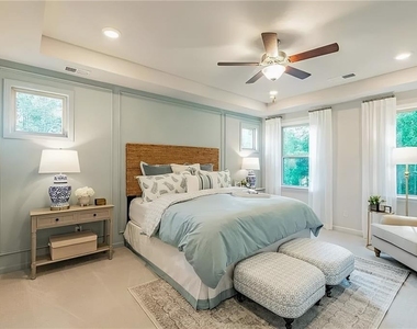 7930 Tiberon Pkwy - Photo Thumbnail 15