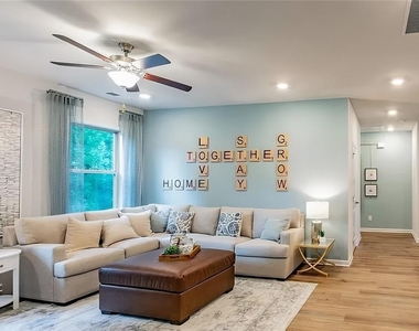 7930 Tiberon Pkwy - Photo Thumbnail 13